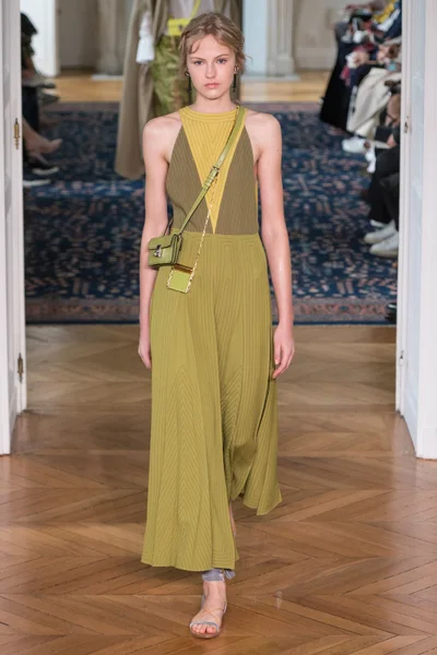 Look 24